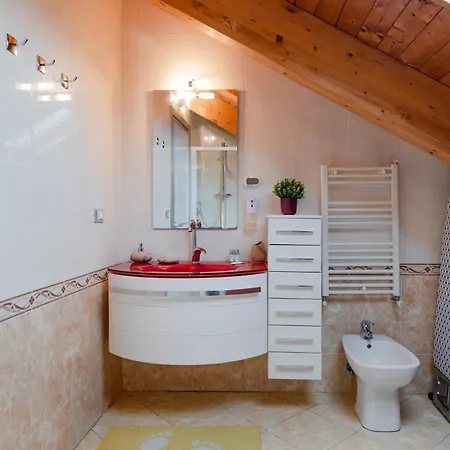 아파트 No Lift, 2 - Tutti P4zzi Per 토리노