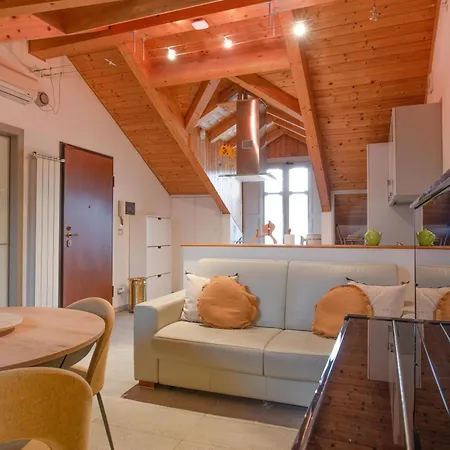 아파트 No Lift, 2 - Tutti P4zzi Per 토리노