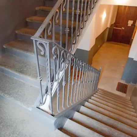 No Lift, 2 - Tutti P4zzi Per تورينو