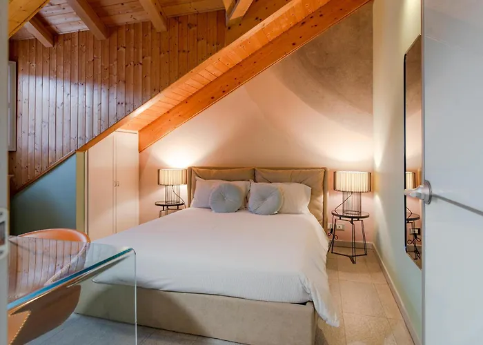 No Lift, 2 - Tutti P4zzi Per * Turín